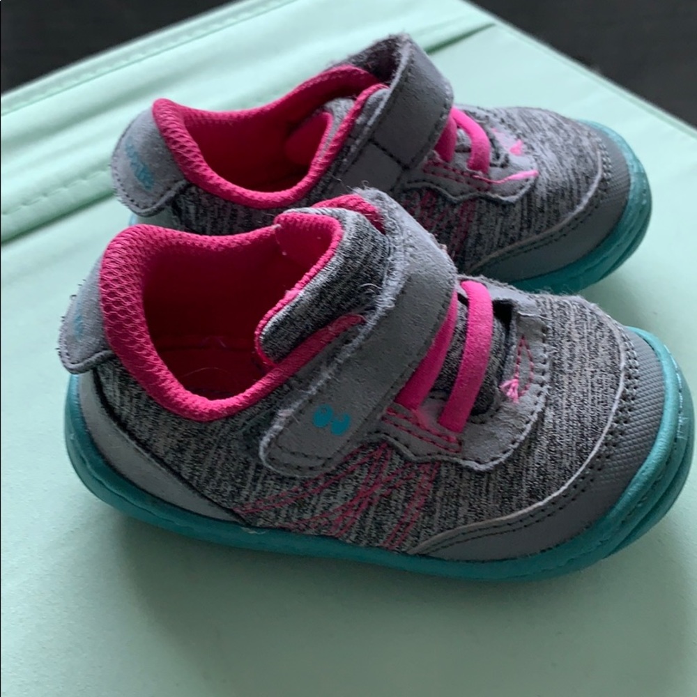 Stride Rite Surprize Size 4